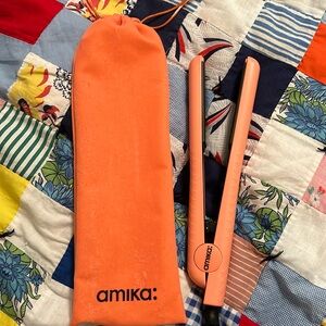 Amika Flat Iron
